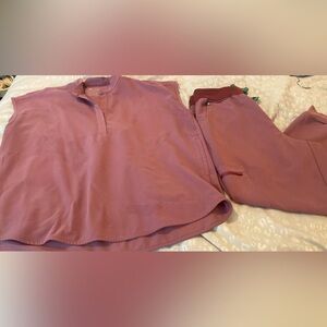 Fair condition of Figs Scrub Set